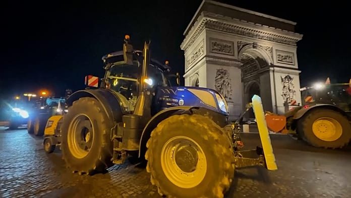 Agricultores franceses rodean París con tractores contra el acuerdo UE-Mercosur