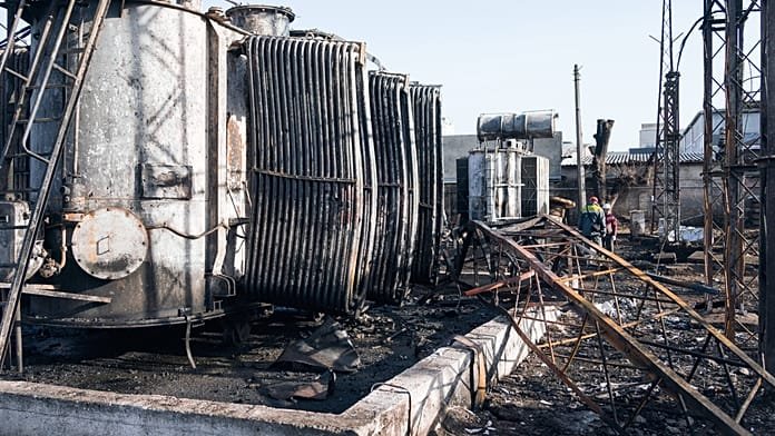 Los ataques nocturnos rusos con drones dejan 3 muertos en Ucrania, mientras los aliados se reúnen en París
