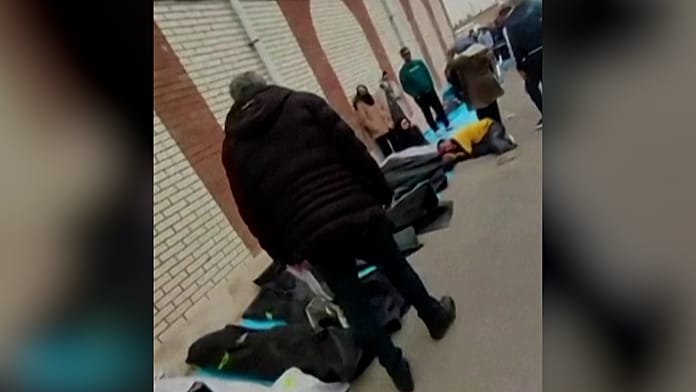 Un vídeo de cadáveres fuera de la morgue de Teherán desata alarma por la represión en Irán