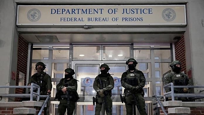 Nicolás Maduro llega a Nueva York tras su captura en Caracas mientras el futuro del país sigue sin estar claro