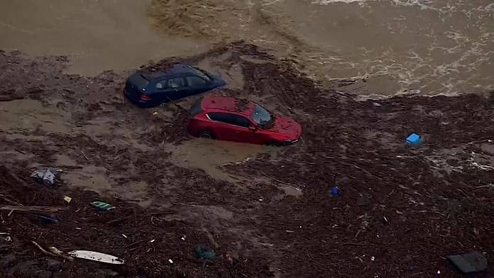 Fuertes tormentas eléctricas provocan inundaciones repentinas en la Great Ocean Road de Australia