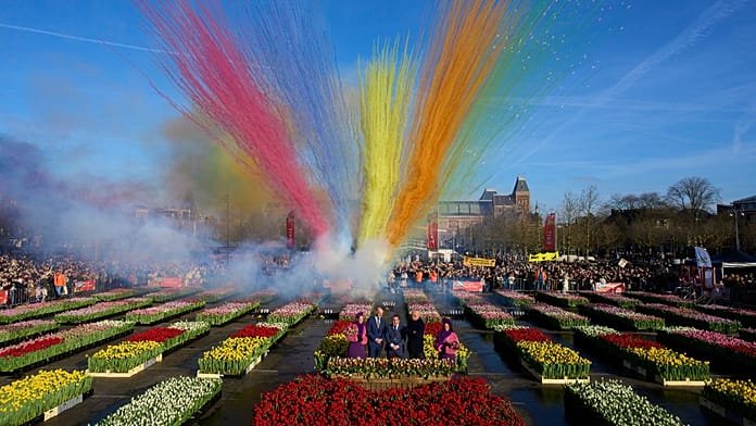 El Día Nacional del Tulipán en los Países Bajos, 200.000 tulipanes repartidos en Ámsterdam