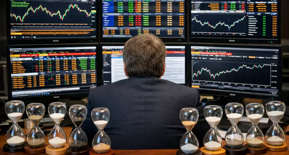 Mientras Caputo proyecta que la energía y la minería aportarán US$ 75.000 millones en 2035, el saldo comercial se redujo 40% en 2025