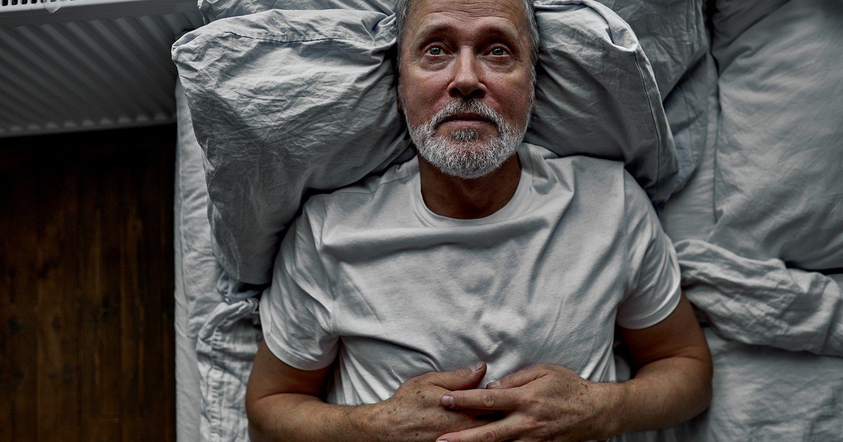 El sueño después de los 60 en tres historias: siestas largas, insomnio, fármacos y falta de "zeitgebers"