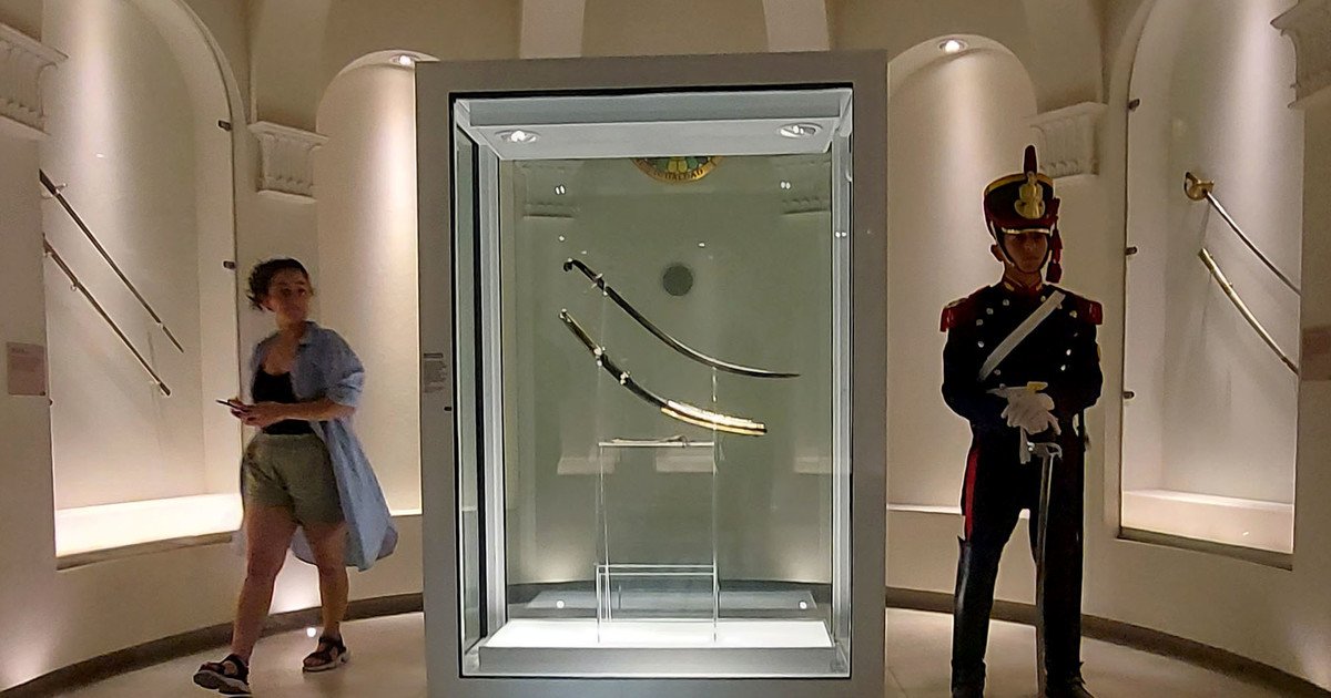 Del Museo al cuartel: El sable corvo de San Martín en medio de los usos políticos del pasado en la era Milei