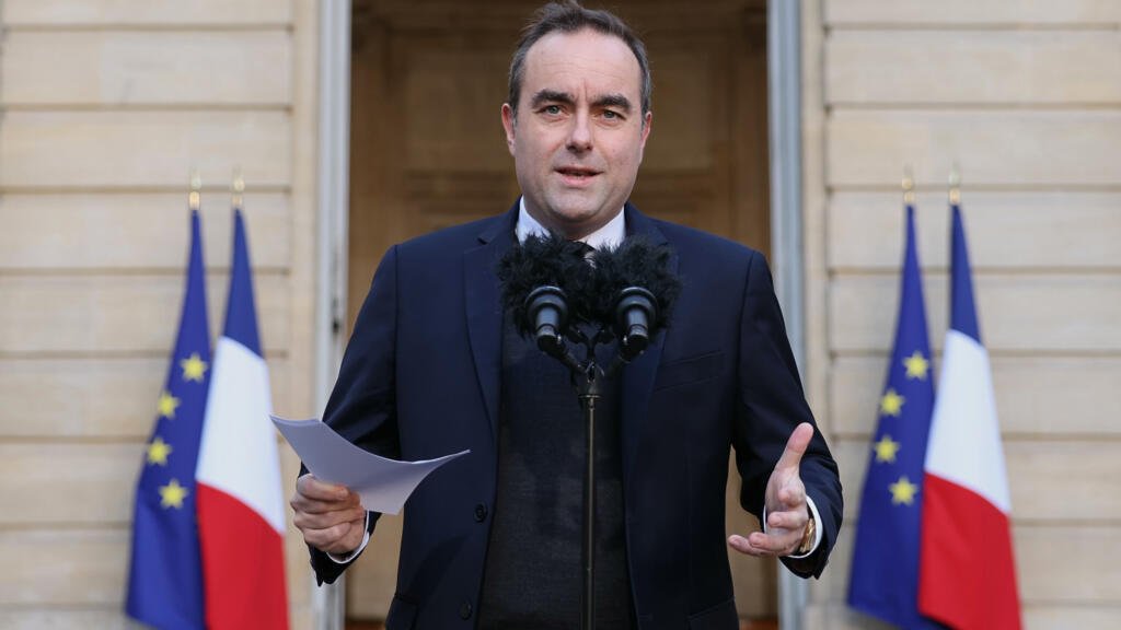 El primer ministro de Francia defiende un presupuesto "responsable" que "pueda unir a la gente"