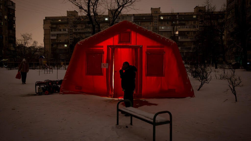 En Ucrania, “más de un millón” de habitantes de Kiev sin electricidad tras ataques rusos