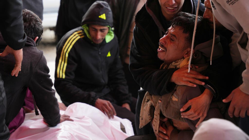 Israel asesina a 11 personas en Gaza, mientras Netanyahu se une a la "Junta de Paz" para el enclave