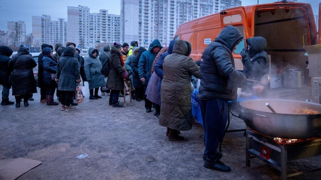 Ucrania espera más diálogos con Rusia entre escepticismo, apagones y un frío extremo