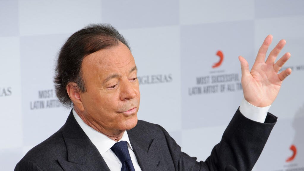 Se cae el ídolo: Julio Iglesias denunciado por trata y abuso sexual