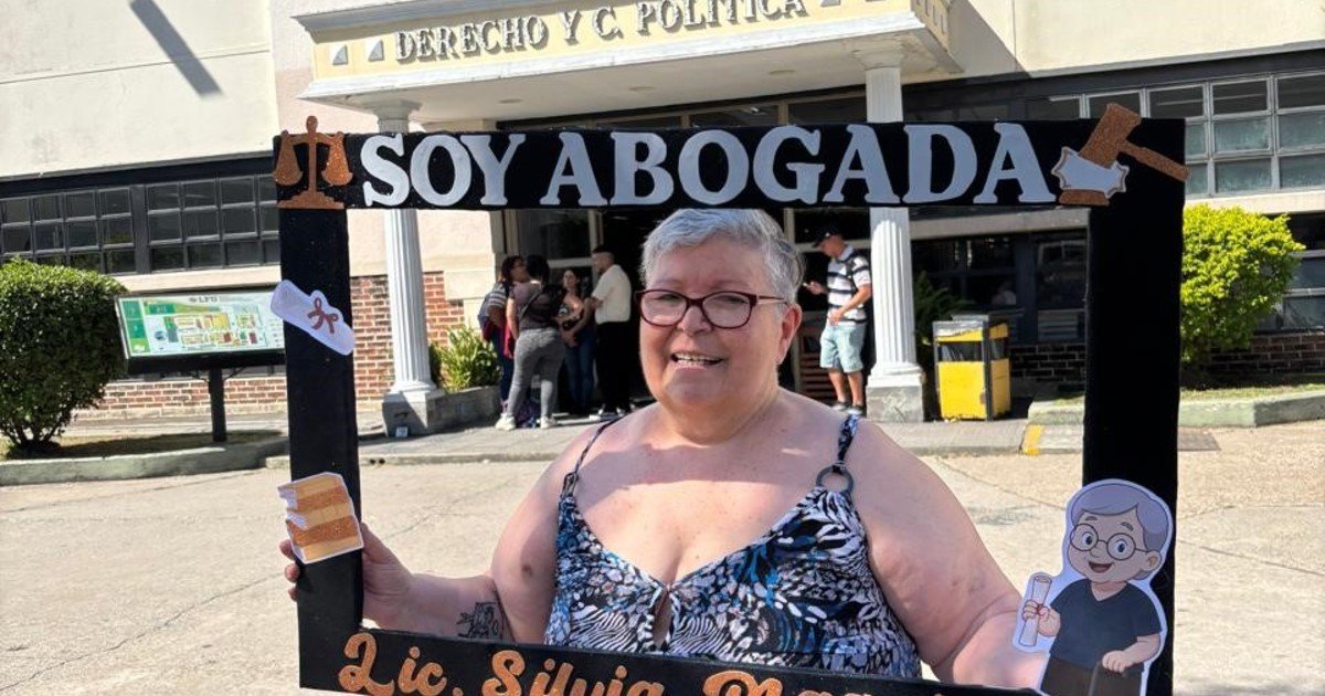 Es psicóloga, enfermera, y a los 72 años se recibió de abogada: "La edad no es un obstáculo para estudiar"