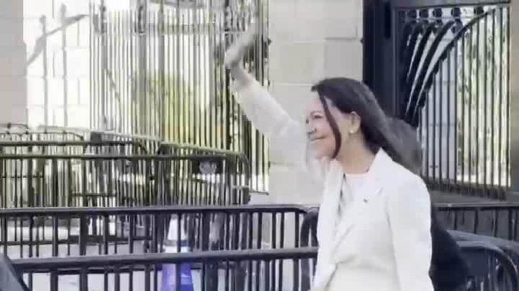 Venezuela: Machado entregó medalla a Trump mientras Rodríguez tuvo reunión con la CIA