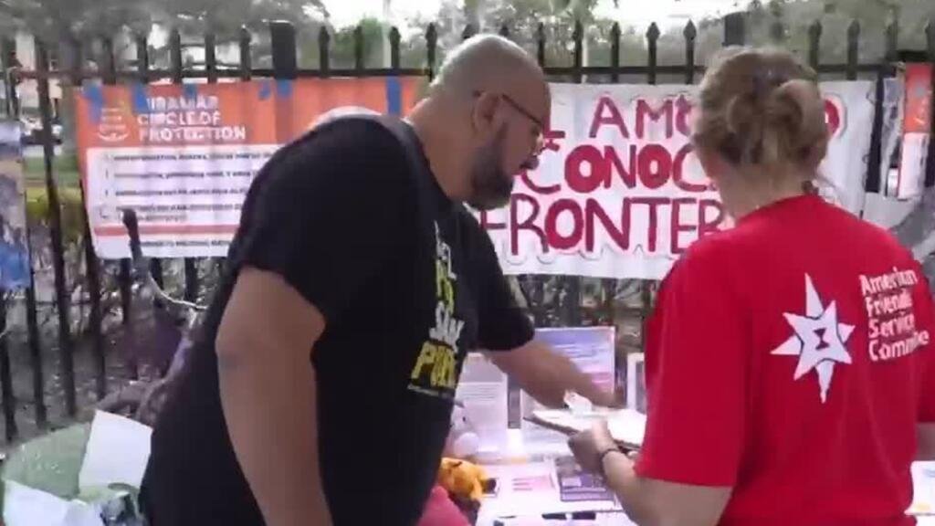 Migrantes denuncian abusos en la prisión estadounidense Alligator Alcatraz