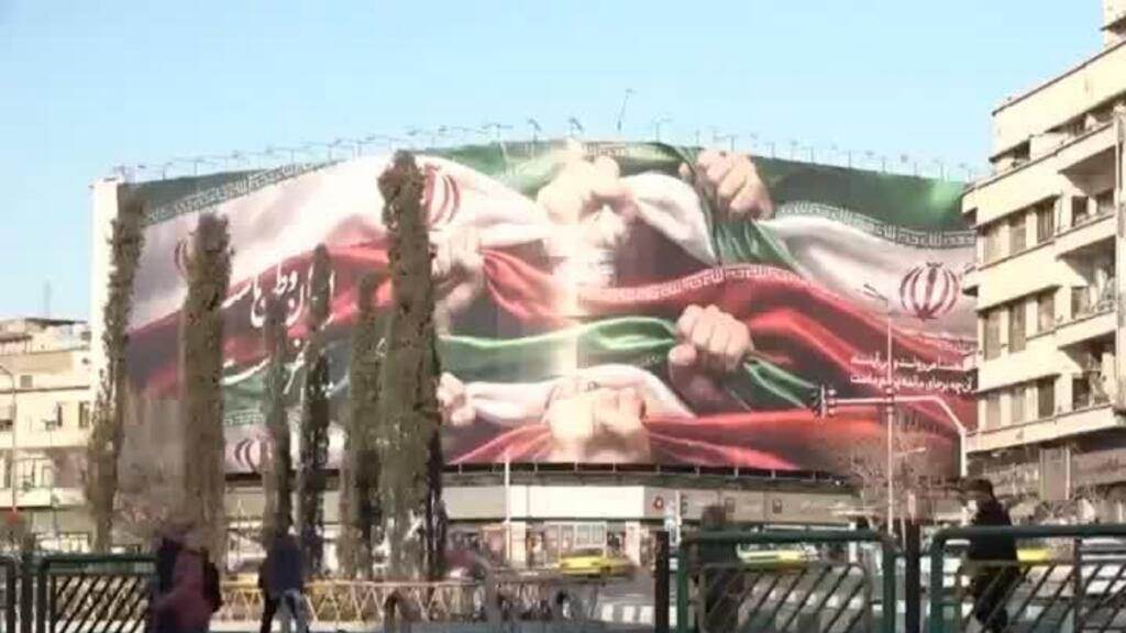 Tensión en Irán: críticas al despliegue naval de Trump; acusan a EE. UU. de "guerra psicológica"