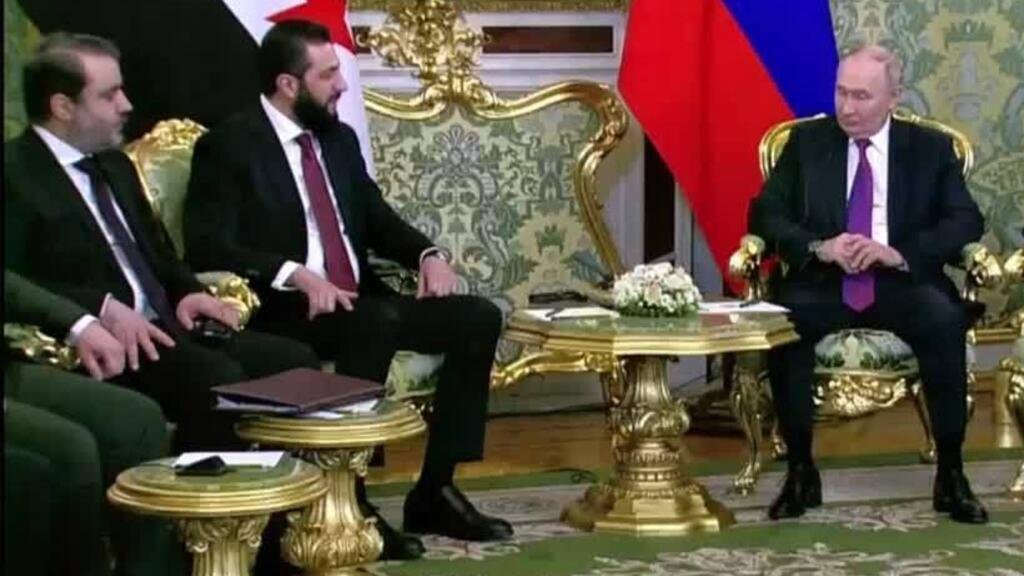 Ahmed al-Sharaa de visita en Moscú para hablar sobre las bases militares rusas en Siria