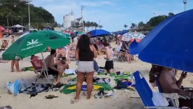 Turismo masivo llega a Río de Janeiro y divide las opiniones
