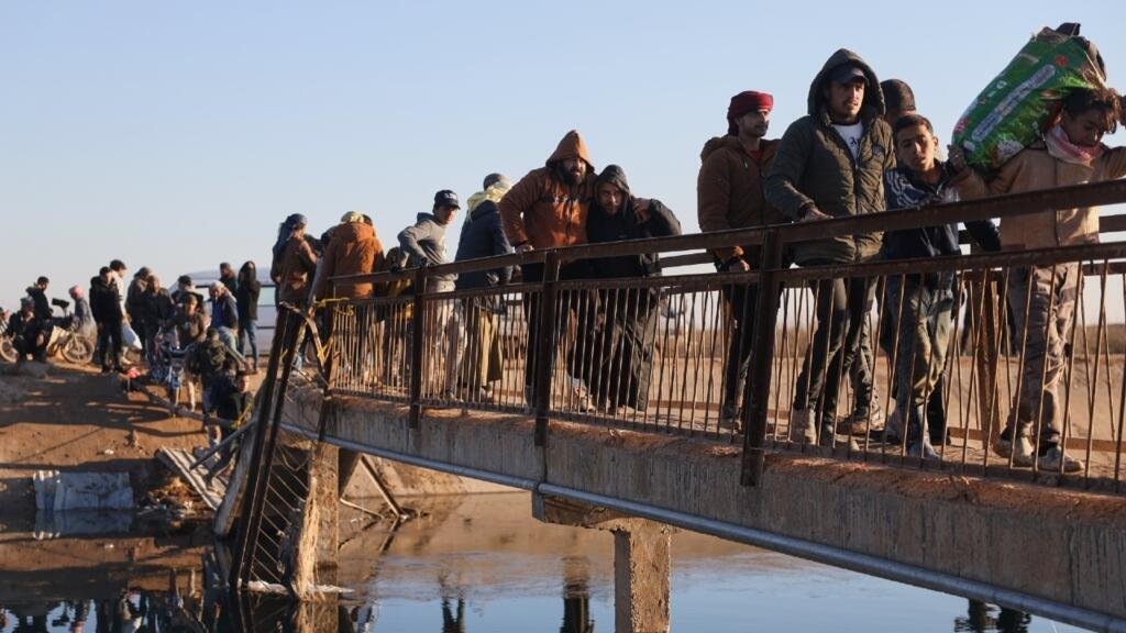 Civiles huyen del este de Alepo ante otra posible escalada entre el Ejército sirio y los kurdos