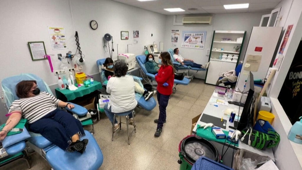 España: tras la tragedia ferroviaria de Adamuz, en Huelva se apresuran a donar sangre