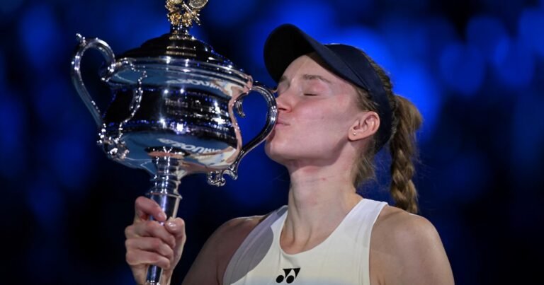 Abierto de Australia: Elena Rybakina le ganó una batalla tremenda a Aryna Sabalenka y se coronó en Melbourne