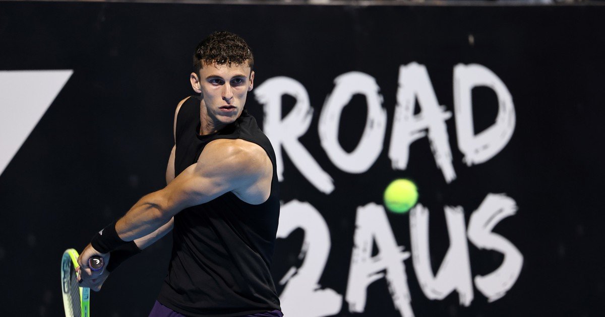 Juan Manuel Cerúndolo, con Clarín: cómo hizo para volver a ser top 100 del tenis mundial y la espina que se quiere sacar en el Abierto de Australia