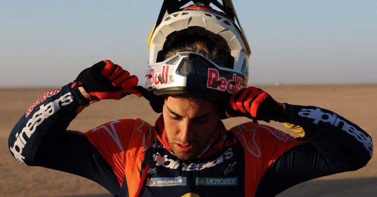 Luciano Benavides y un esfuerzo conmovedor en la lucha por el Dakar: "Me caí y me terminé de romper la rodilla, pero estoy dando pelea por la punta”