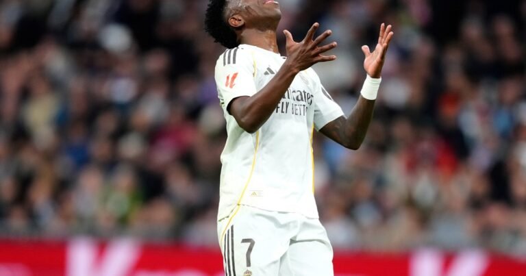 Vinícius Junior, el mayor apuntado por el público del Real Madrid en un Bernabéu que fue una caldera: también silbaron a Florentino Pérez