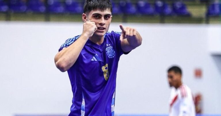 Argentina debutó con triunfo ante Perú en la Copa América de futsal: patada karateca y show de golazos para ilusionarse en Paraguay