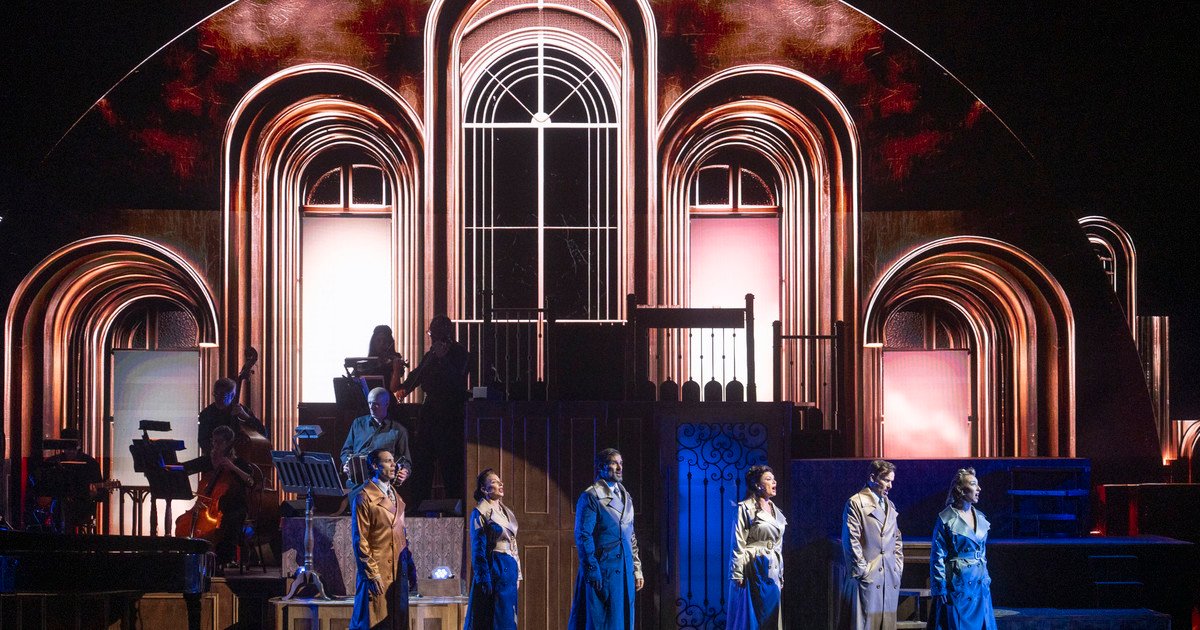 "Astor, Piazzolla eterno" recrea la vida del genial bandoneonista con música y baile sobre el escenario del Colón