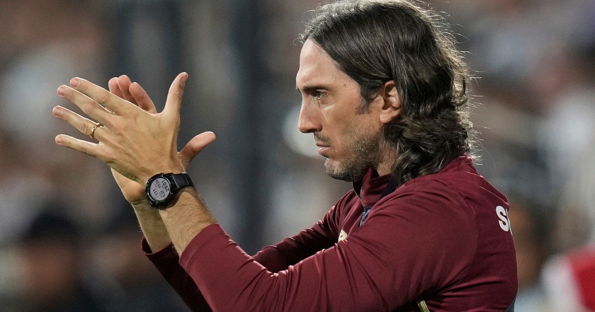 Alarma en Brasil: operan del corazón a Luis Zubeldía, DT del Fluminense