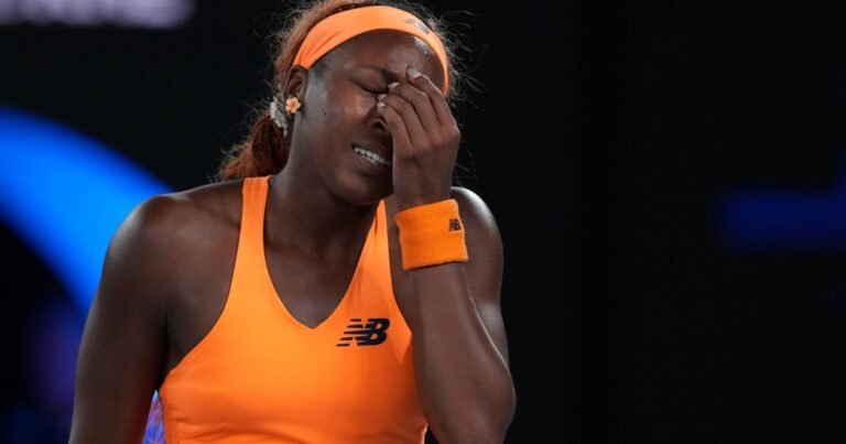 El momento de furia Coco Gauff tras quedar eliminada en el Abierto de Australia: "No me gusta que la gente me vea así"