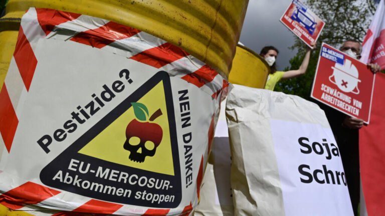 Prohibidos en la UE pero exportados al Mercosur: Europa y sus contradicciones sobre los pesticidas