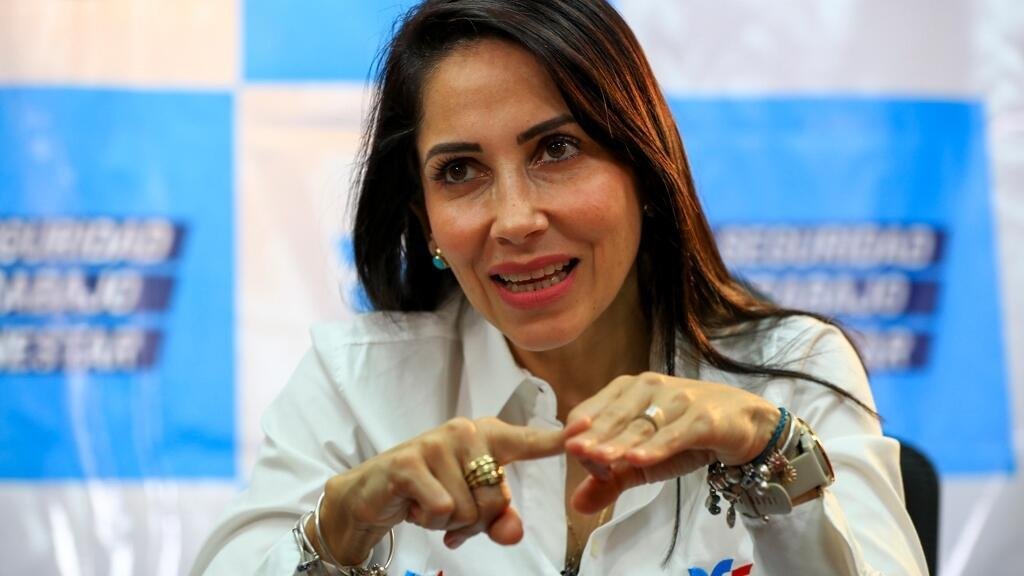 Registran vivienda de excandidata presidencial del correísmo, Luisa González, por presunto lavado de dinero