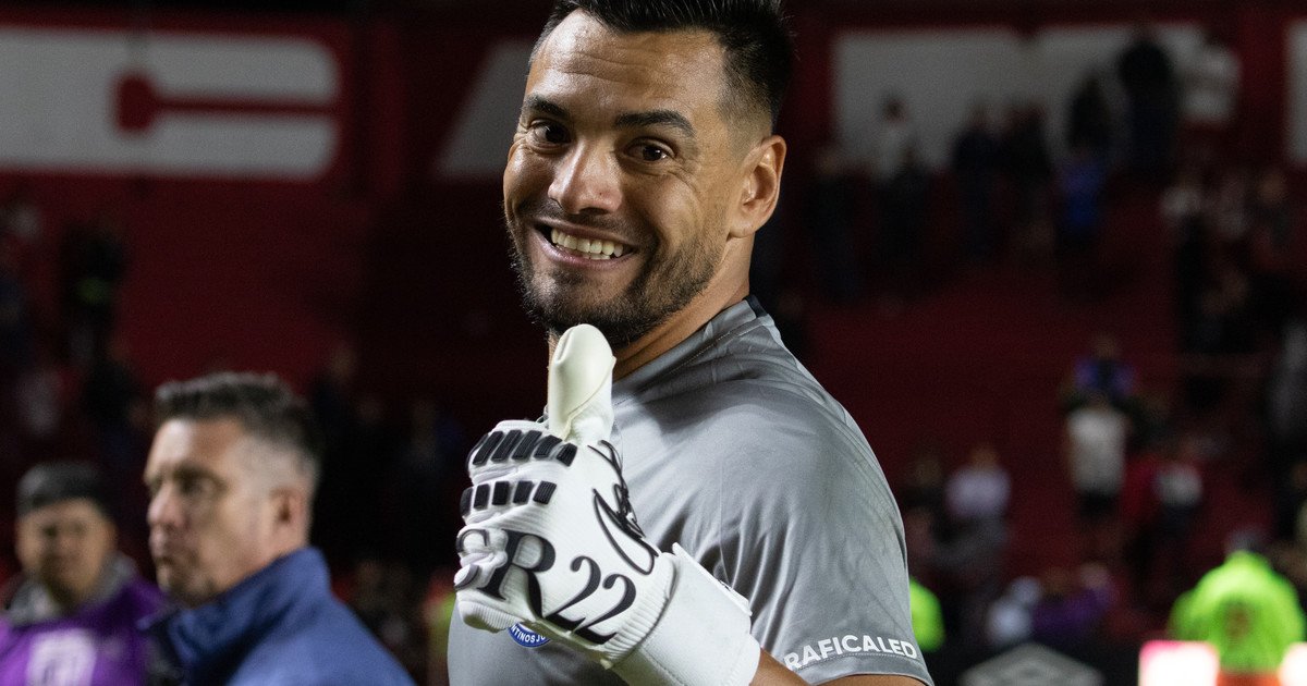 Chiquito Romero no piensa en el retiro y le hizo un guiño a Racing: "Nunca lo rechazaría"