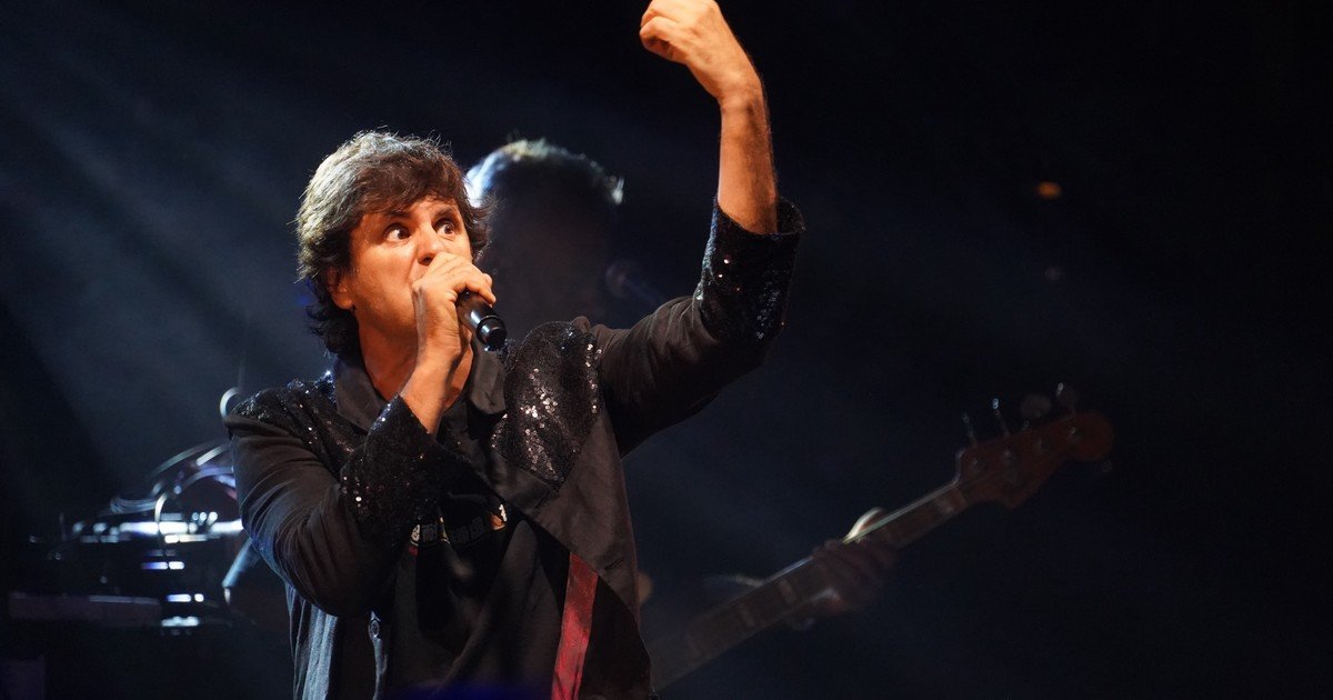 Andrés Ciro celebró su cumple como nunca: un show íntimo con hijos, invitados y temas de Los Piojos, Los Persas, los Redondos y Charly