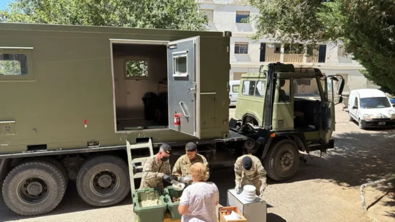 El Ejército Argentino refuerza su apoyo al Municipio tras el deslizamiento del cerro Hermitte