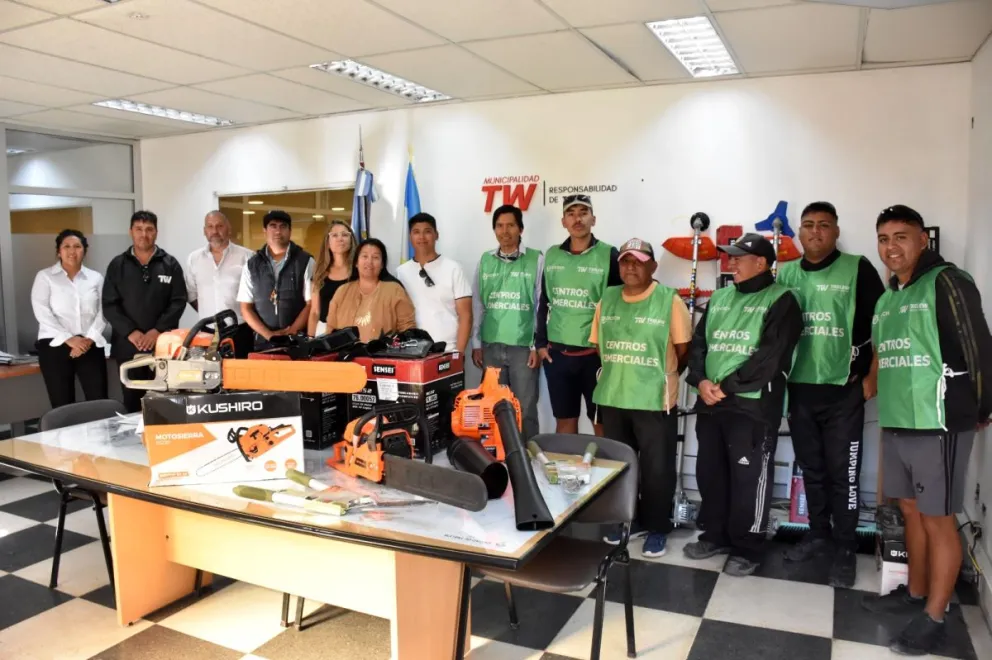 Trelew: Entregaron herramientas para el mantenimiento de espacios verdes