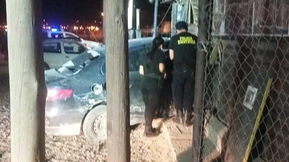 Vehículo impactó contra rotisería en Zona Norte