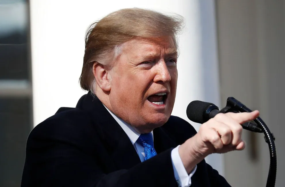 Trump advierte sobre un despliegue militar histórico frente a las costas de Irán