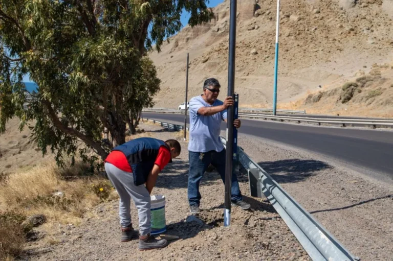 Agregan luminarias para mejorar la seguridad del sendero peatonal que conecta el Chalet Huergo con el centro
