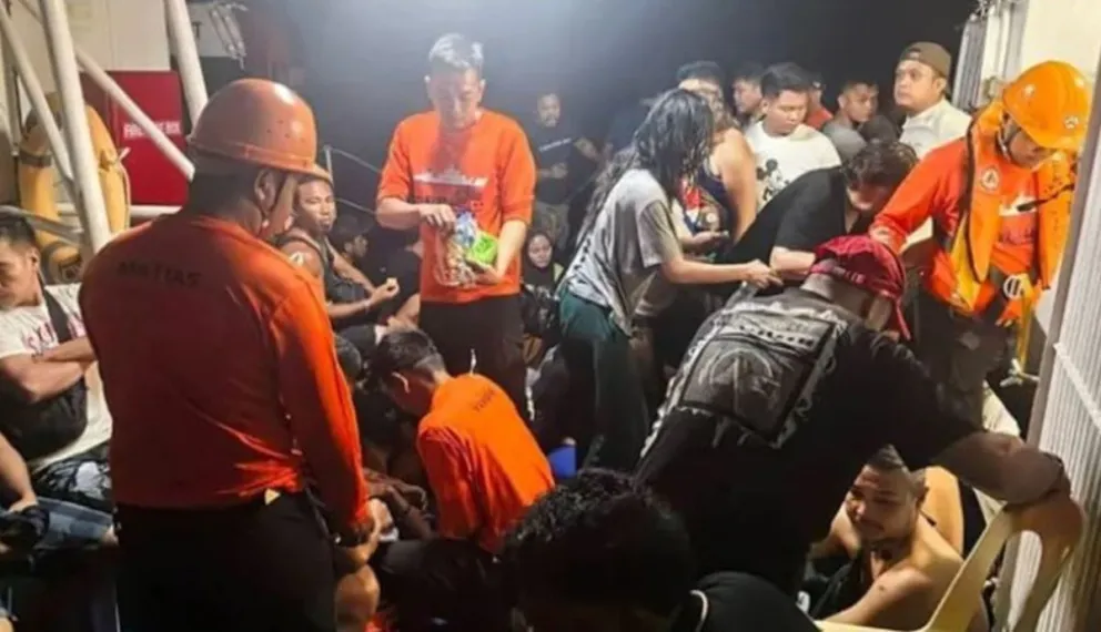 Naufragio en Filipinas deja al menos 15 muertos y decenas de desaparecidos
