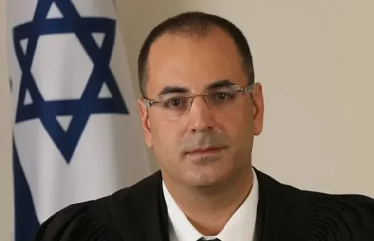 Israel: el juez que investigaba a Netanyahu falleció en un accidente de tránsito