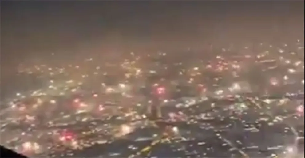 Así recibe Nápoles el Año Nuevo: pirotecnia sin límites y festejo a pura explosión