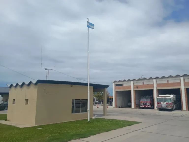 Bomberos de la Regional 3 partieron hacia la cordillera para combatir los incendios