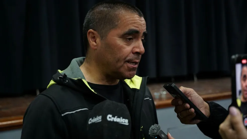 Paredes advirtió que el movimiento del cerro Hermitte no terminó y el riesgo sigue activo