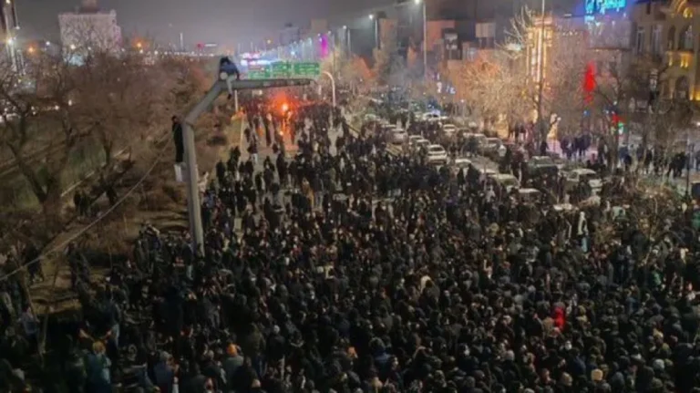 Irán: al menos 50 muertos por la represión a protestas contra el régimen islámico