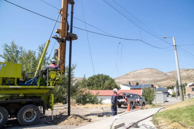 Siguen las excavaciones y muestreos en barrio Médanos para conocer detalles del deslizamiento