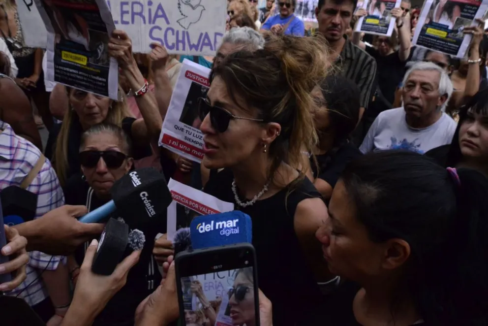 Jessica Schwab: "los que tengan información que se acerquen, que los van a proteger"