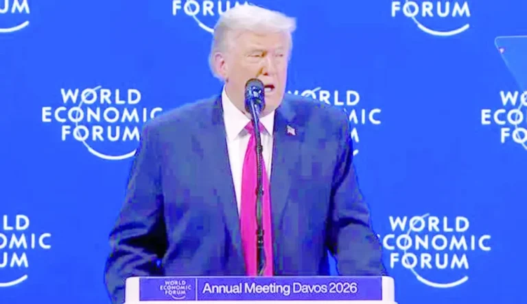 Trump descartó recurrir a la fuerza en Groenlandia, pero lanzó una advertencia a Europa