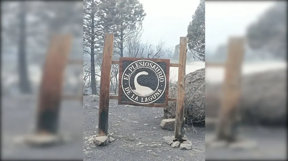 Desolación en El Hoyo: el incendio forestal arrasó con el parque temático de la Laguna del Plesiosaurio