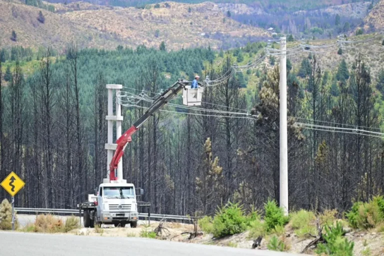 El Gobierno de Chubut restableció el servicio eléctrico en Epuyén y Cholila
